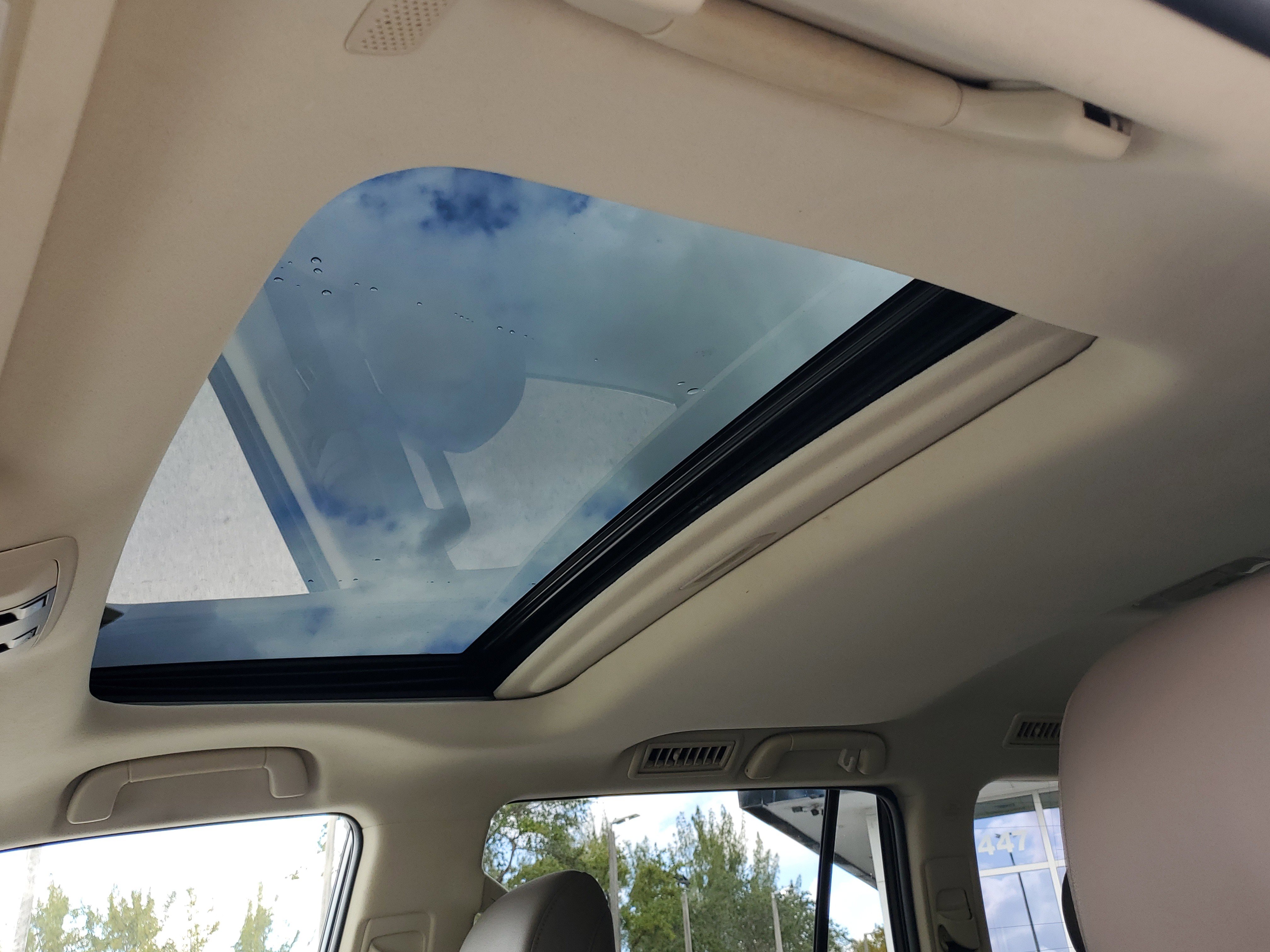 Used 2022 Lexus GX 460 Premium w/ Accessory Package image 12