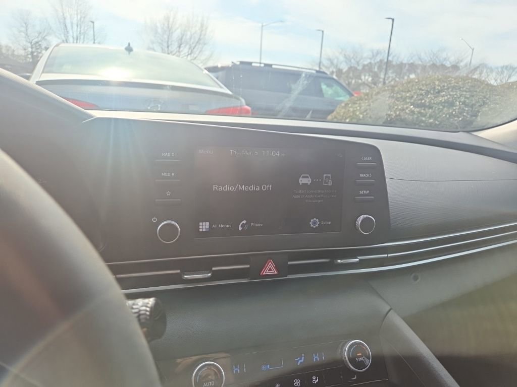 Used 2023 Hyundai Elantra SEL image 19