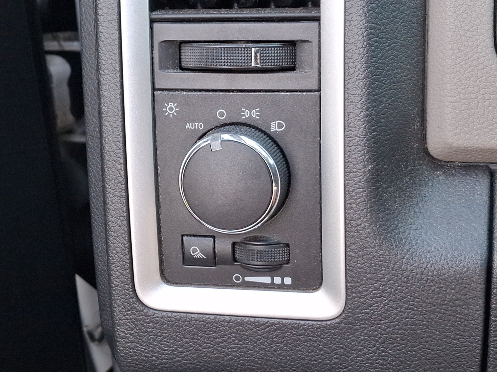 Used 2010 Dodge Ram 1500 Truck SLT AWD/4WD image 20