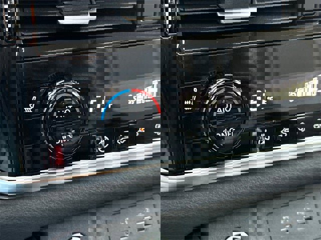 Used 2023 Nissan Rogue SV w/ SV Premium Package image 26