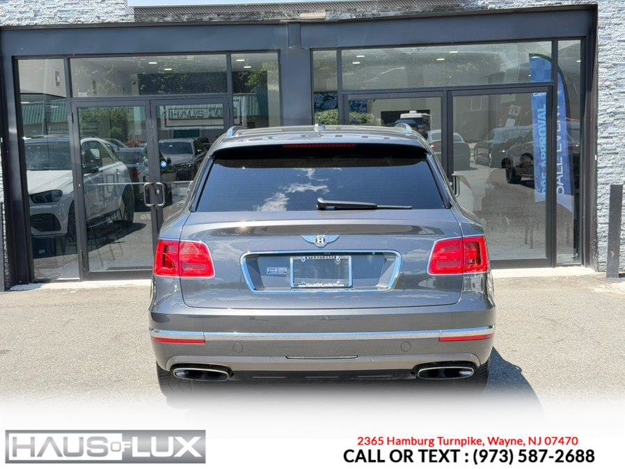 Used 2017 Bentley Bentayga AWD/4WD image 33