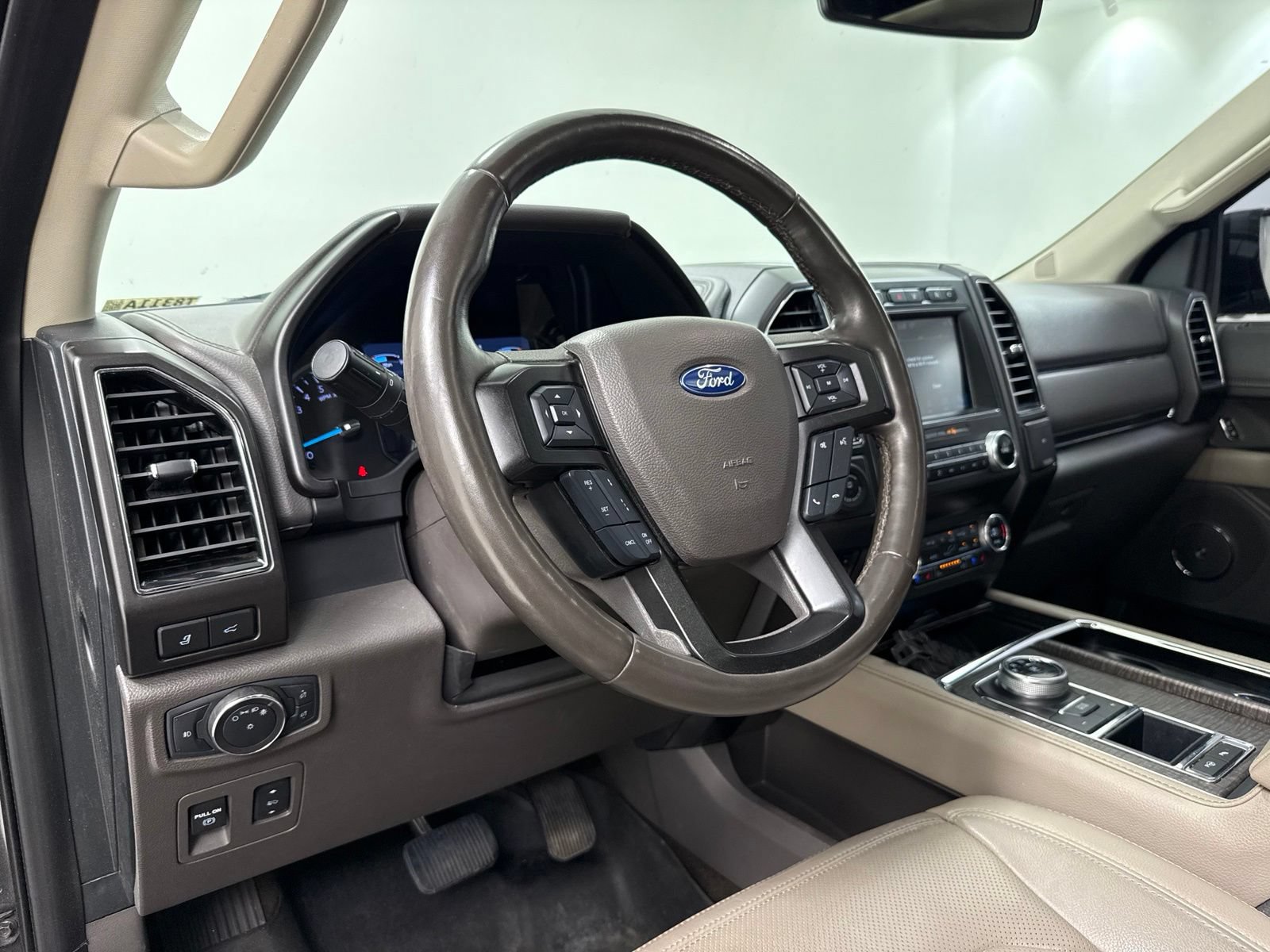 Used 2019 Ford Expedition Limited w/ Equipment Group 302A RWD image 12