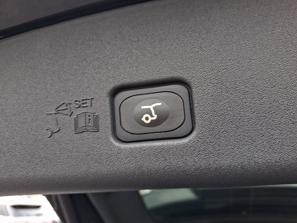Certified 2025 Lincoln Nautilus Premier AWD/4WD image 29