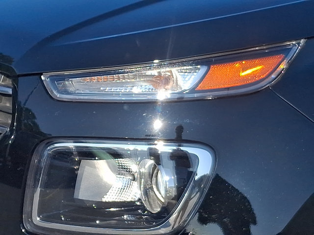 Certified 2025 Hyundai Venue SEL FWD image 9
