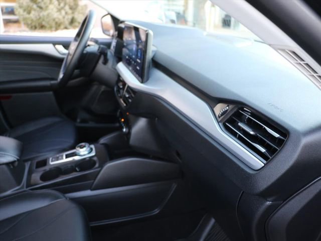 Used 2025 Ford Escape Platinum w/ Premium Technology Package image 10