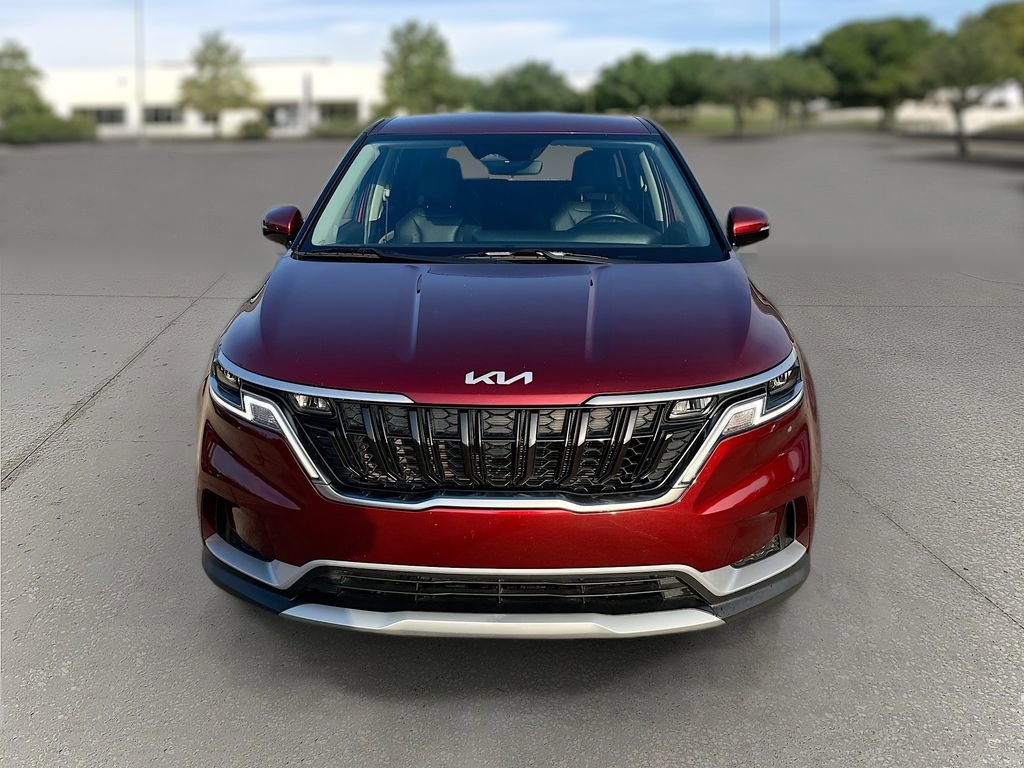 Certified 2024 Kia Carnival LX image 2