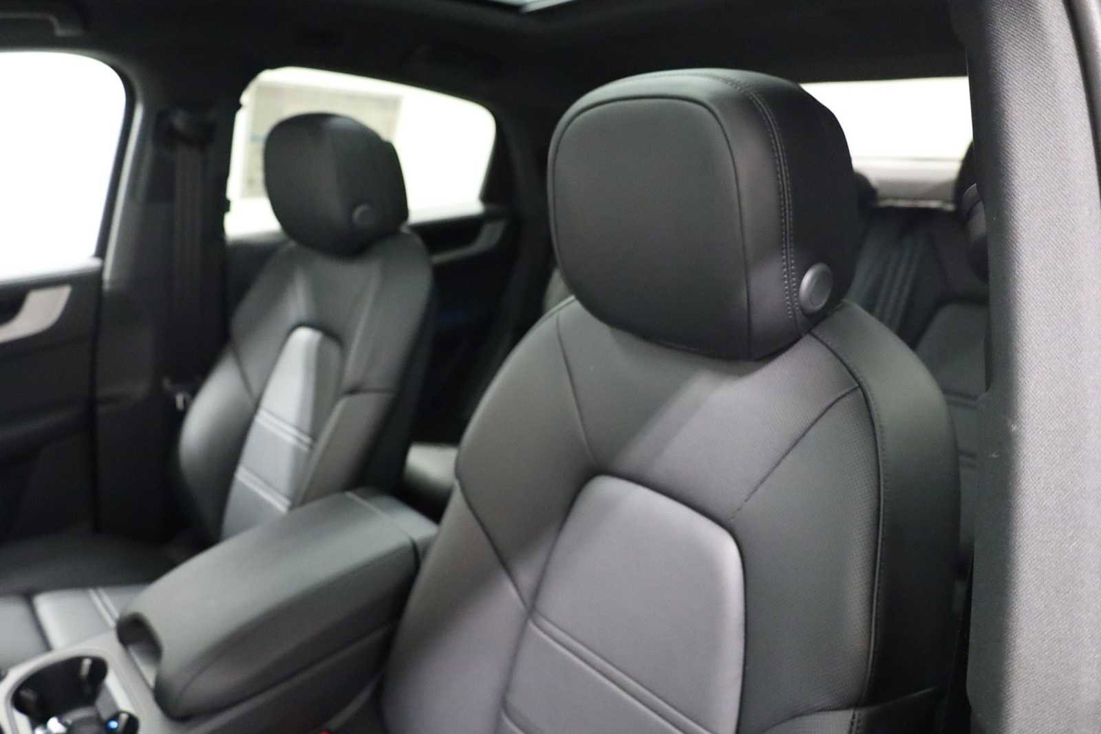 New 2026 Porsche Cayenne Coupe image 19