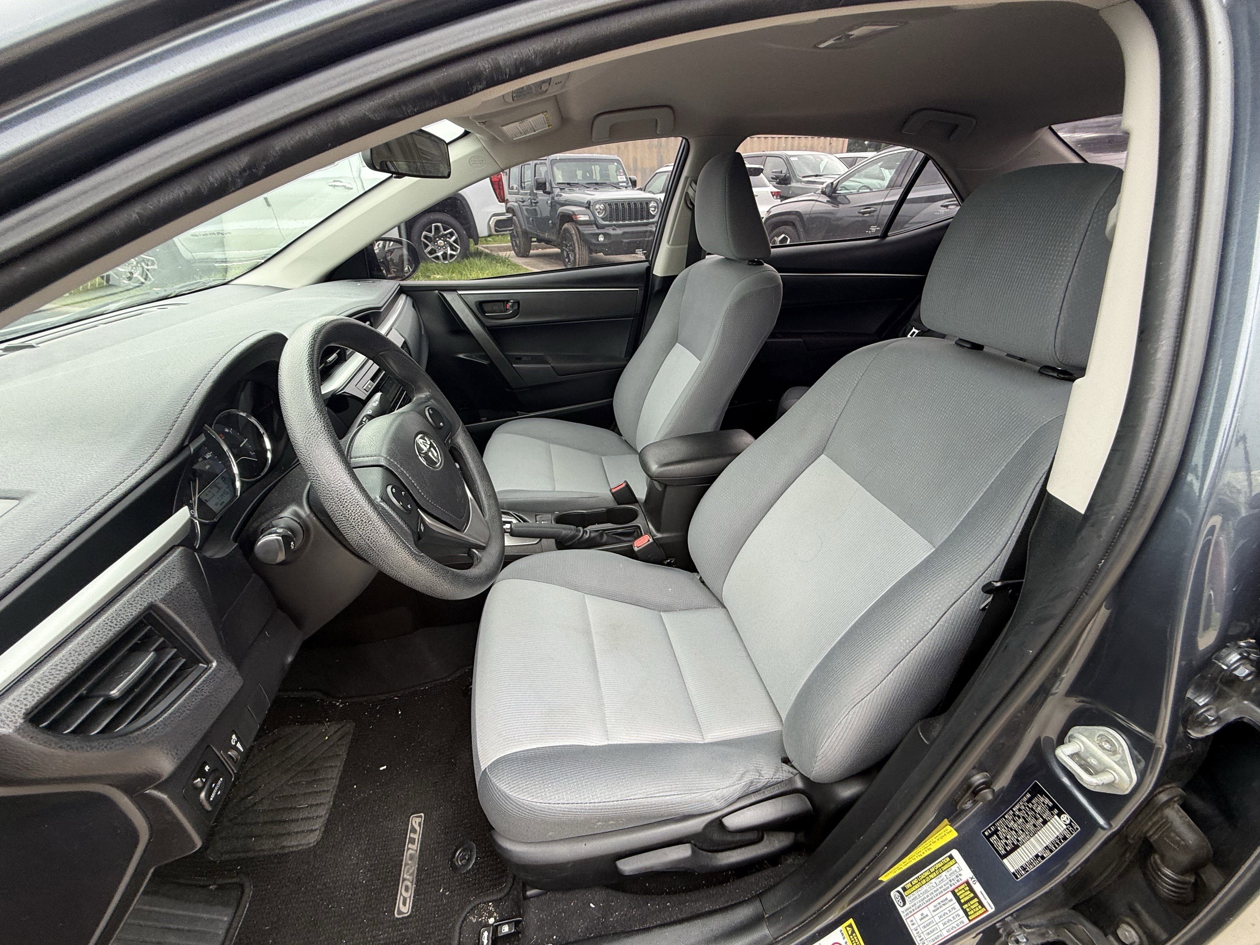 Used 2015 Toyota Corolla L FWD image 25