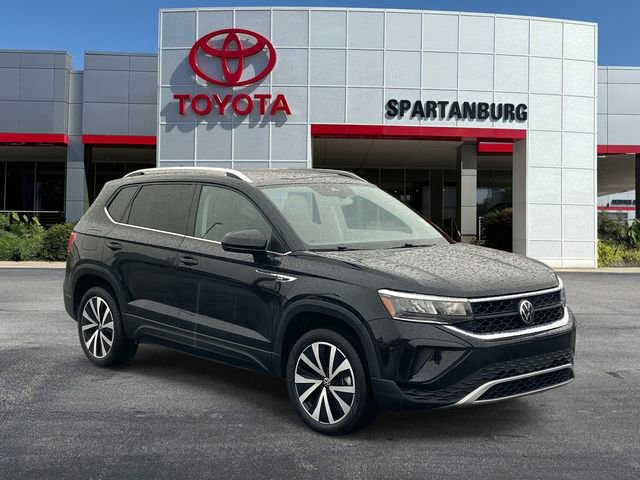 Used 2024 Volkswagen Taos SE FWD image 1