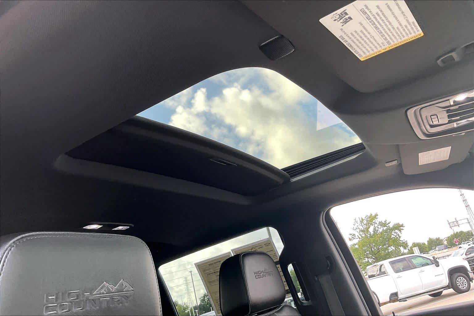 Used 2019 Chevrolet Silverado 1500 High Country w/ Safety Package II RWD image 14