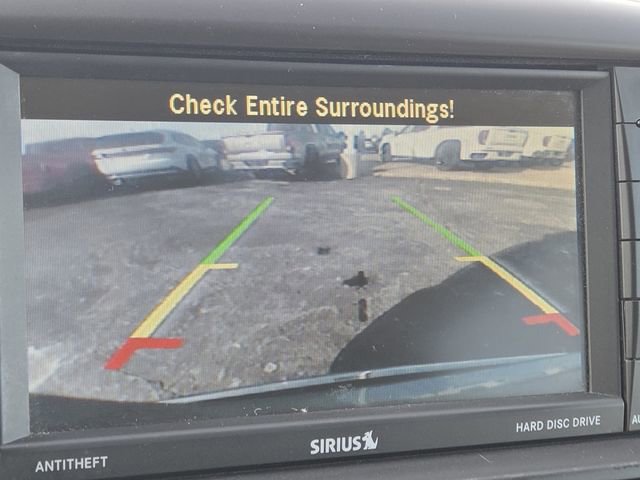 Used 2013 Chrysler Town & Country Touring-L w/ Driver Convenience Group image 3