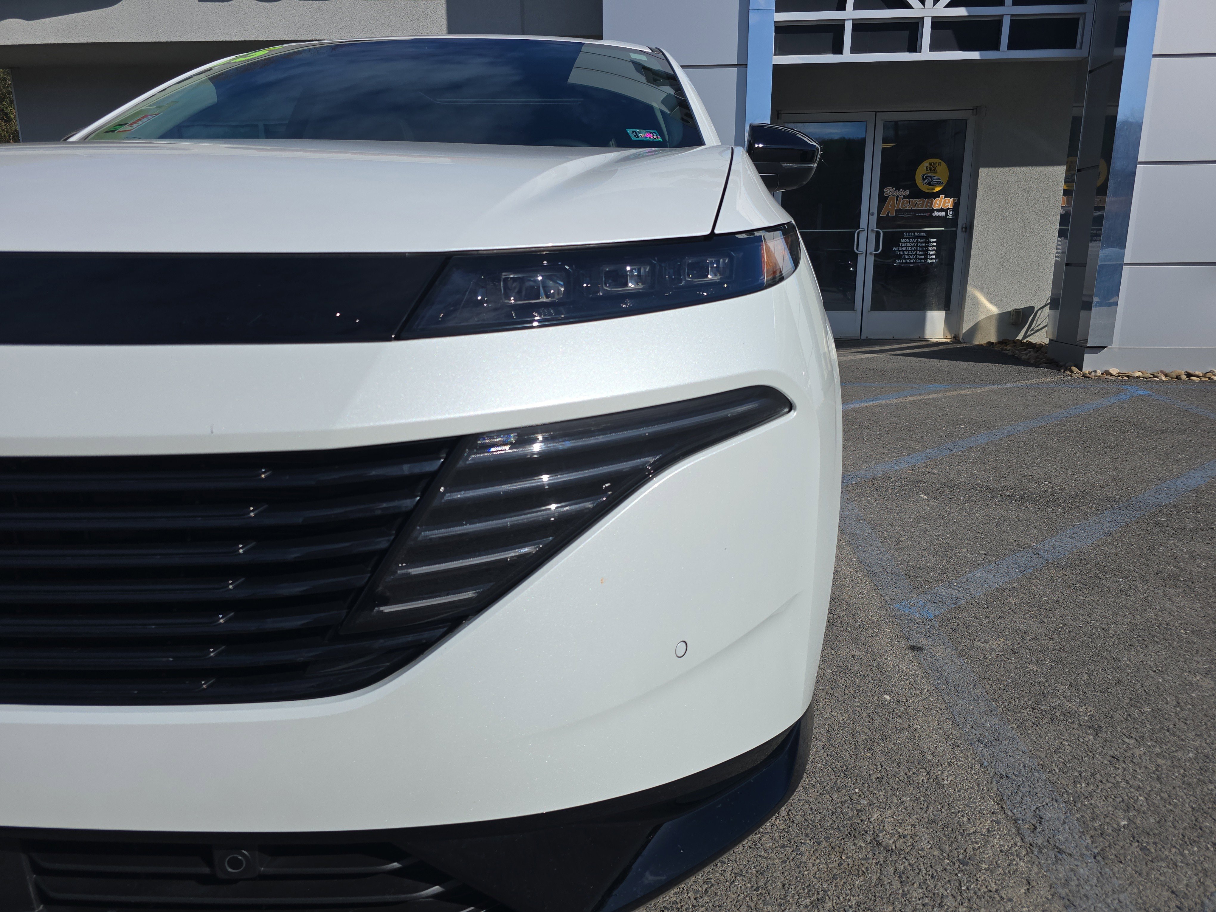 Used 2025 Nissan Murano Platinum w/ Cargo Package AWD/4WD image 10