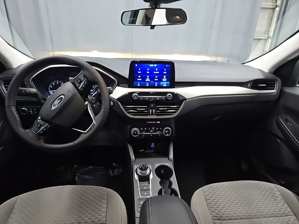 Used 2021 Ford Escape SE w/ SE Sport Appearance Package image 14