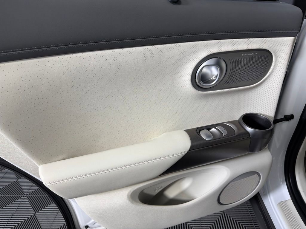 Used 2023 Genesis GV60 Advanced image 29