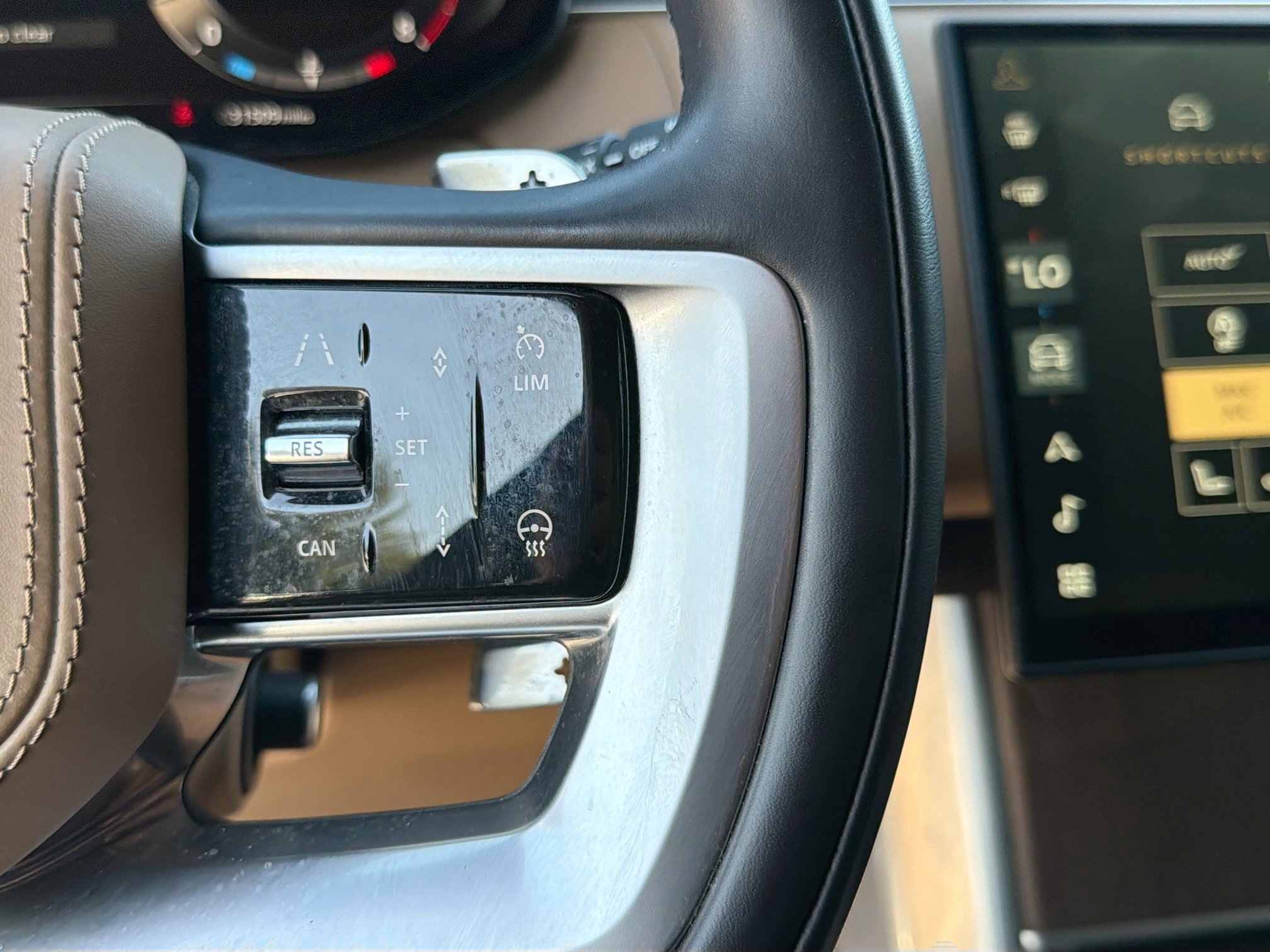 Used 2024 Land Rover Range Rover SE AWD/4WD image 38