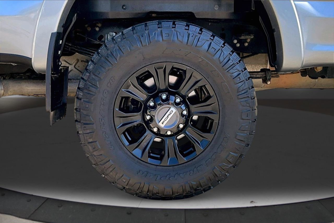 Used 2022 Ford F250 Platinum w/ Tremor Off-Road Package AWD/4WD image 35