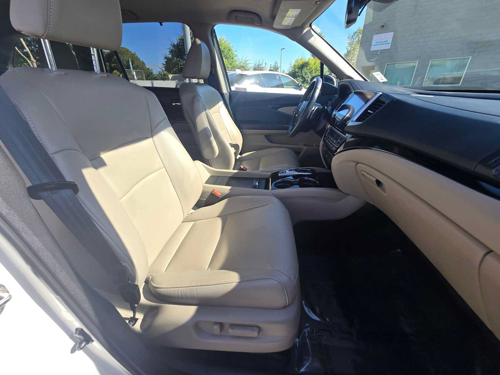 Used 2018 Honda Pilot Touring image 10