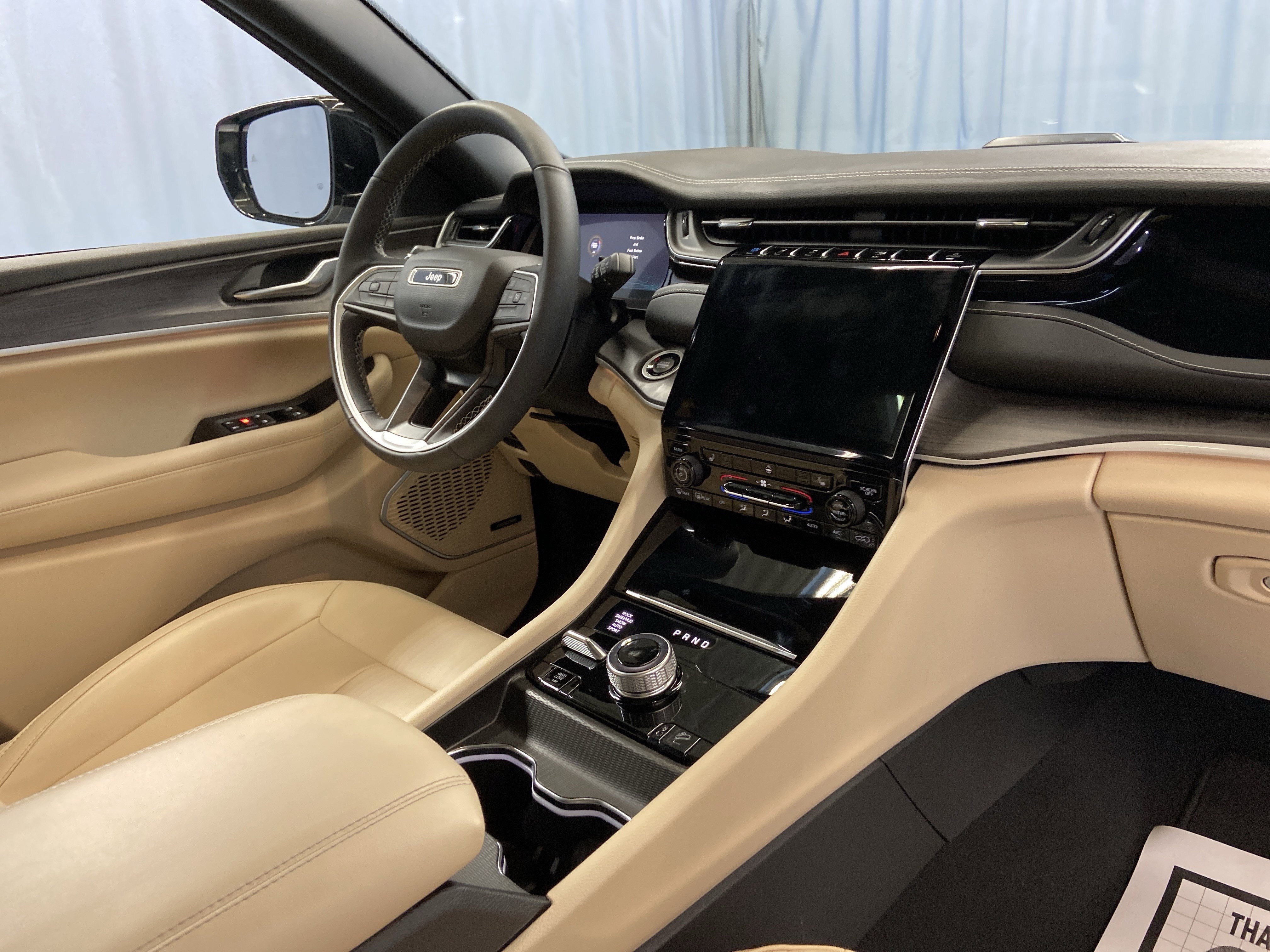 Used 2023 Jeep Grand Cherokee 4WD 4xe image 47
