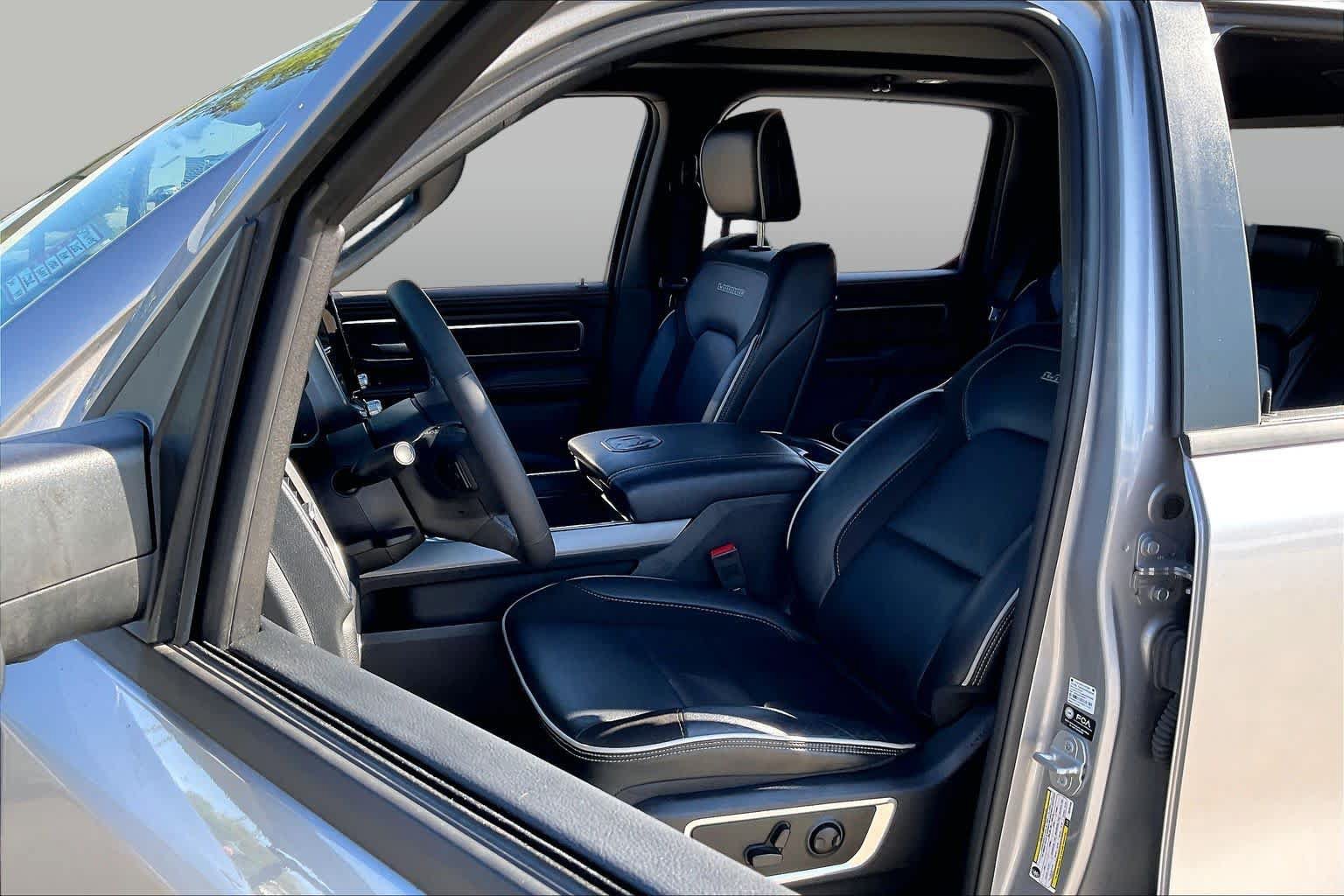Used 2025 RAM 1500 Laramie w/ Night Edition AWD/4WD image 8