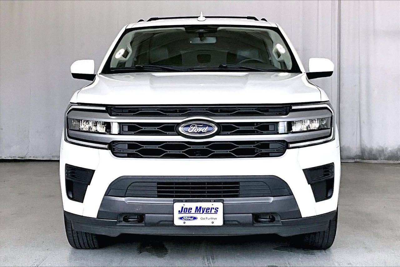 Used 2022 Ford Expedition Max XLT AWD/4WD image 2
