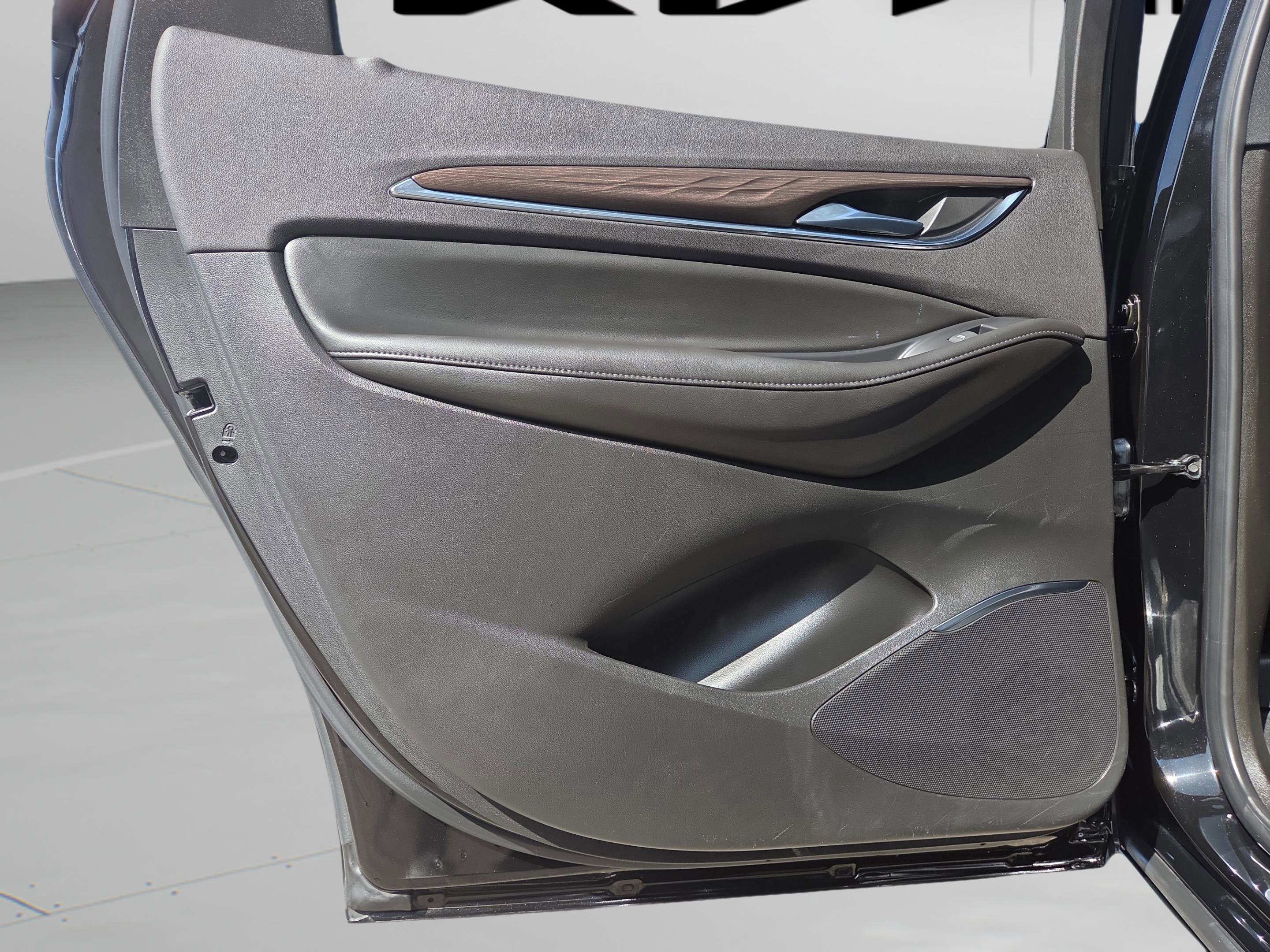 Used 2022 Buick Enclave Avenir w/ Avenir Technology Package image 32