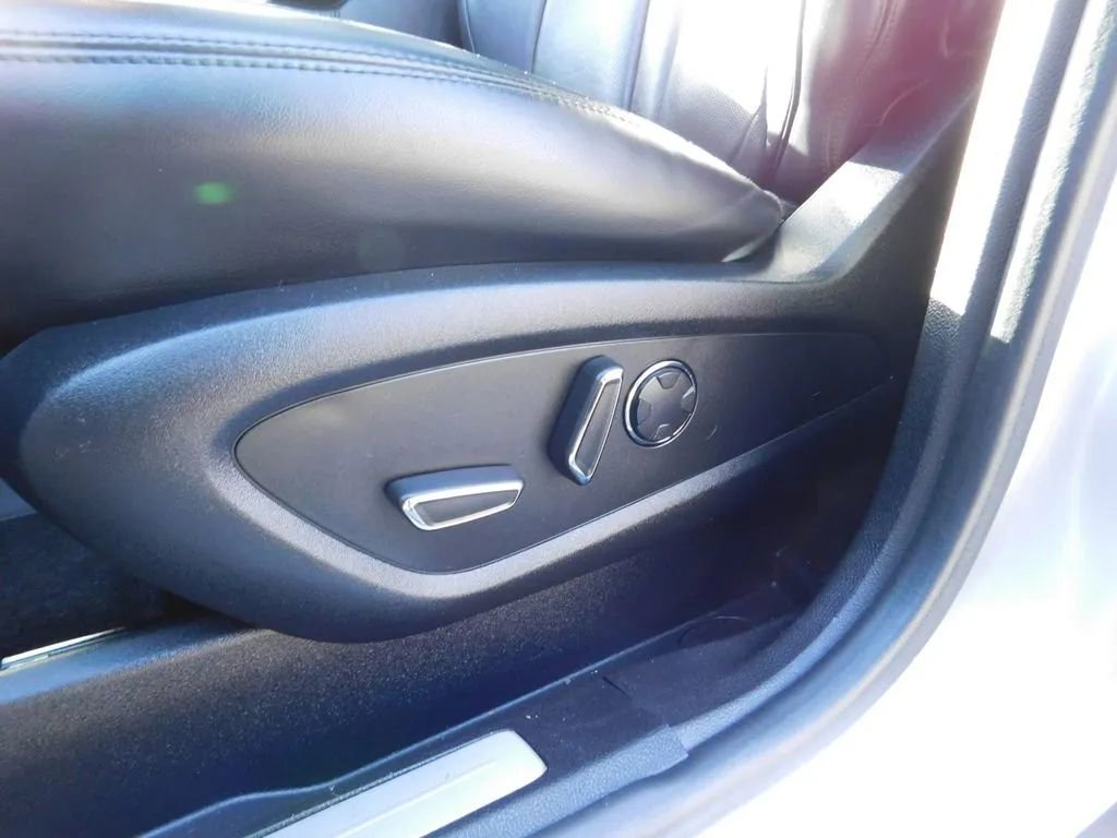 Used 2018 Lincoln MKC Reserve w/ Lincoln MKC Climate Package image 18