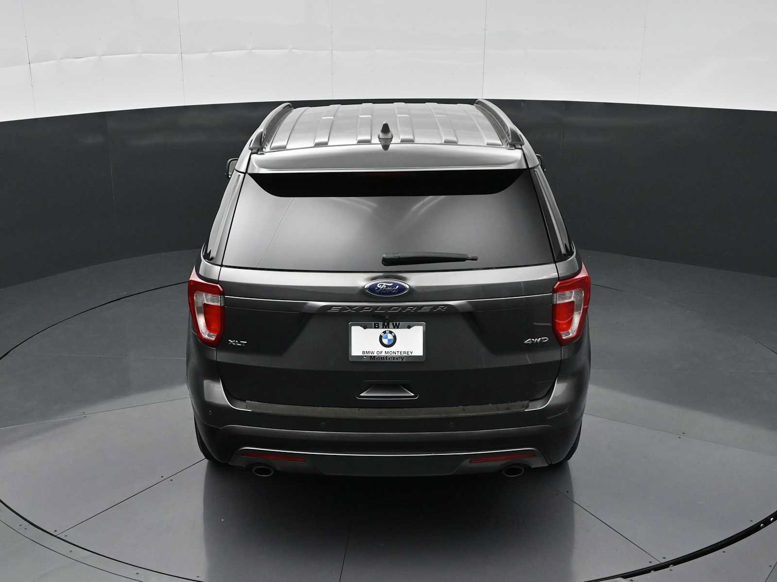 Used 2017 Ford Explorer XLT w/ Equipment Group 202A AWD/4WD image 21