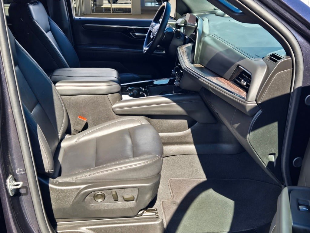 Certified 2025 Chevrolet Tahoe LT AWD/4WD image 7