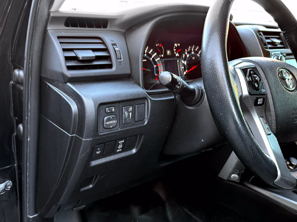 Used 2016 Toyota 4Runner SR5 AWD/4WD image 14