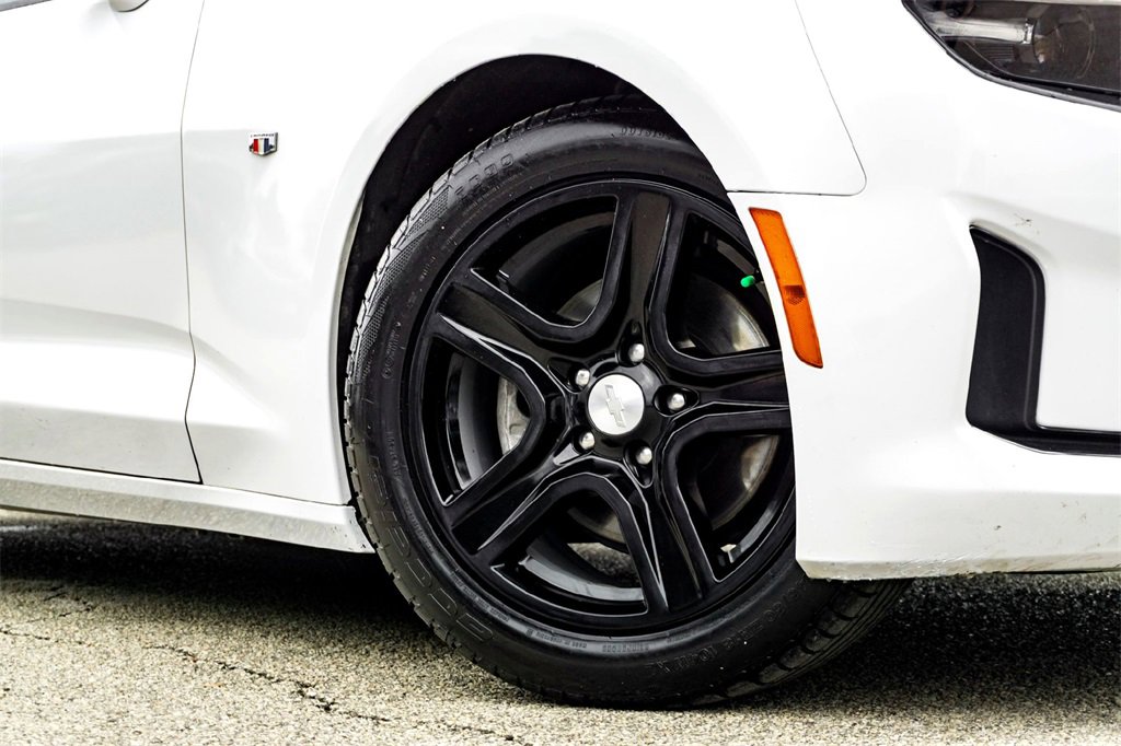 Used 2023 Chevrolet Camaro LT image 2