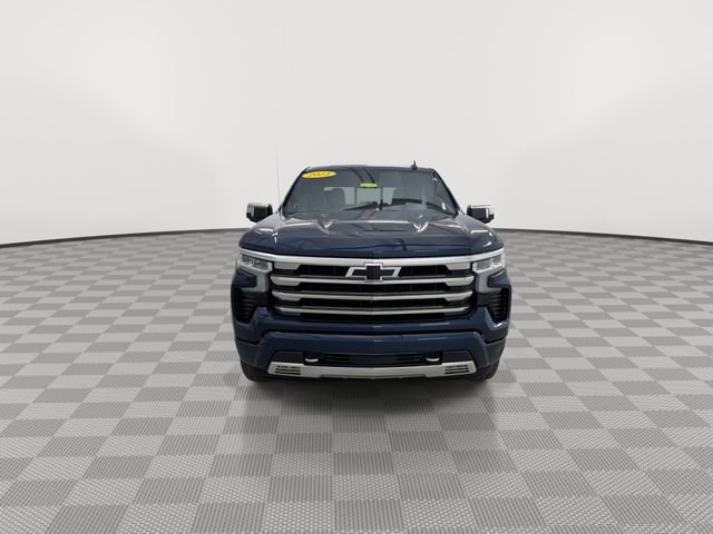 Used 2023 Chevrolet Silverado 1500 High Country w/ High Country Premium Package image 3