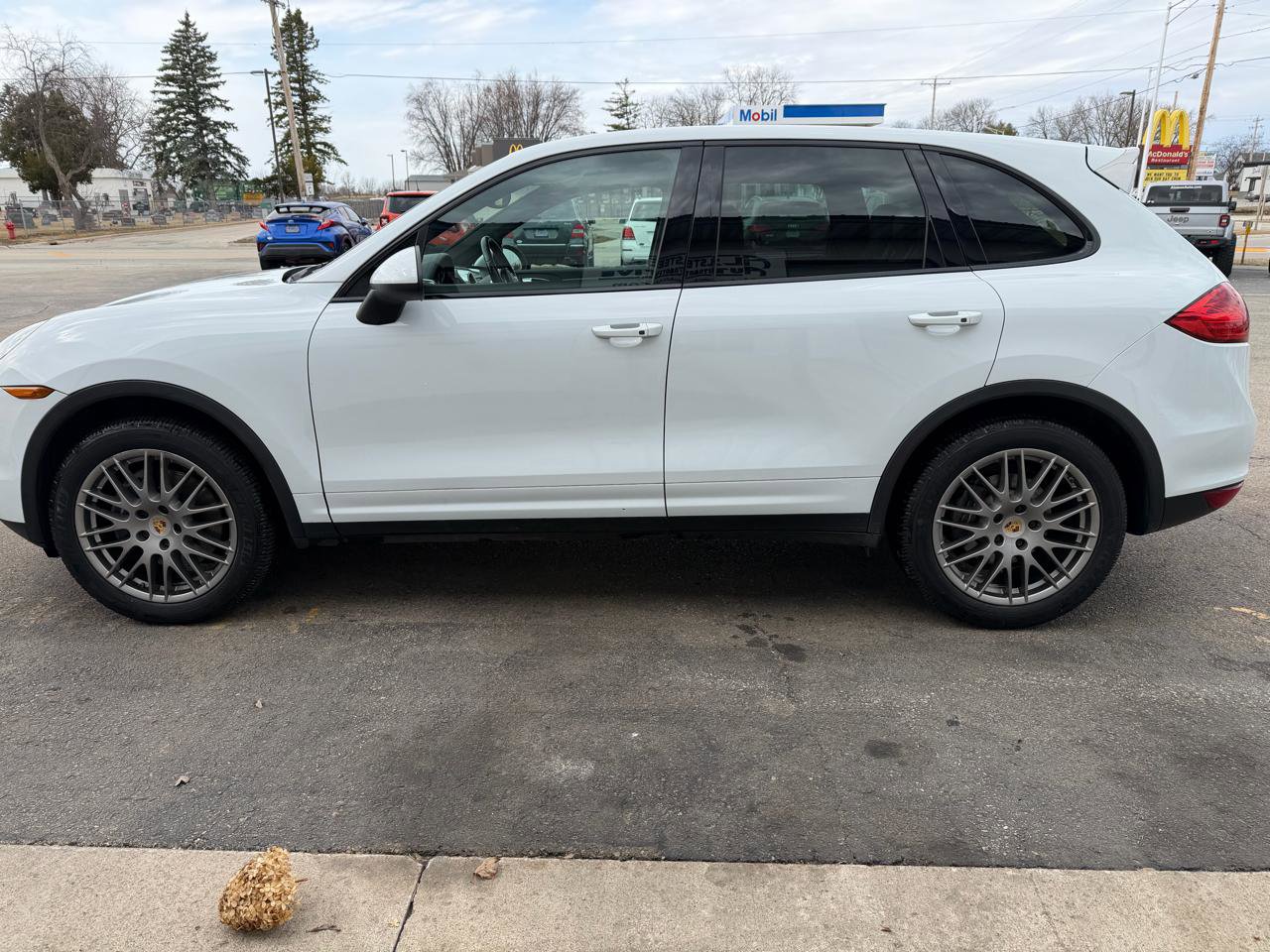 Used 2014 Porsche Cayenne Platinum Edition image 6
