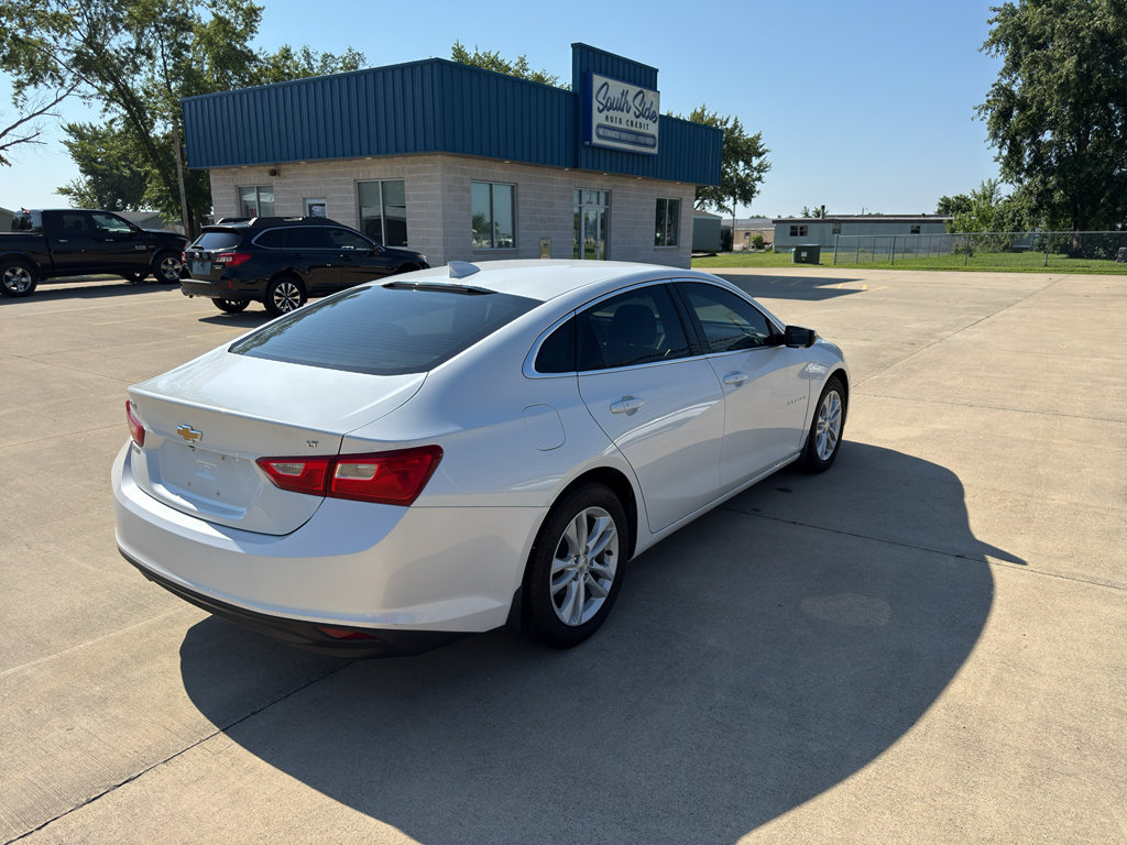 Used 2016 Chevrolet Malibu LT FWD image 5