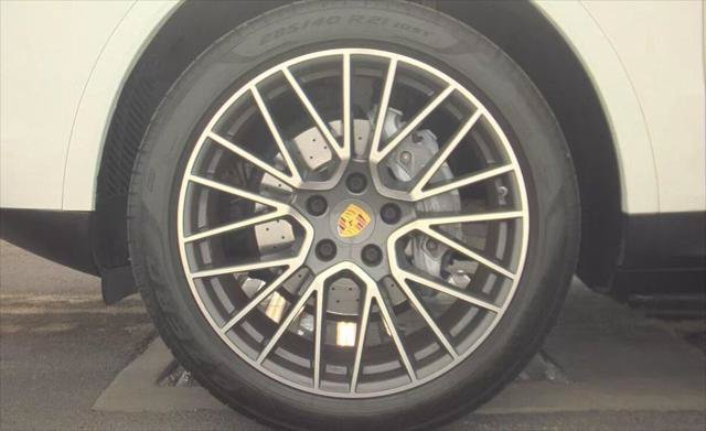 Used 2019 Porsche Cayenne AWD/4WD image 14