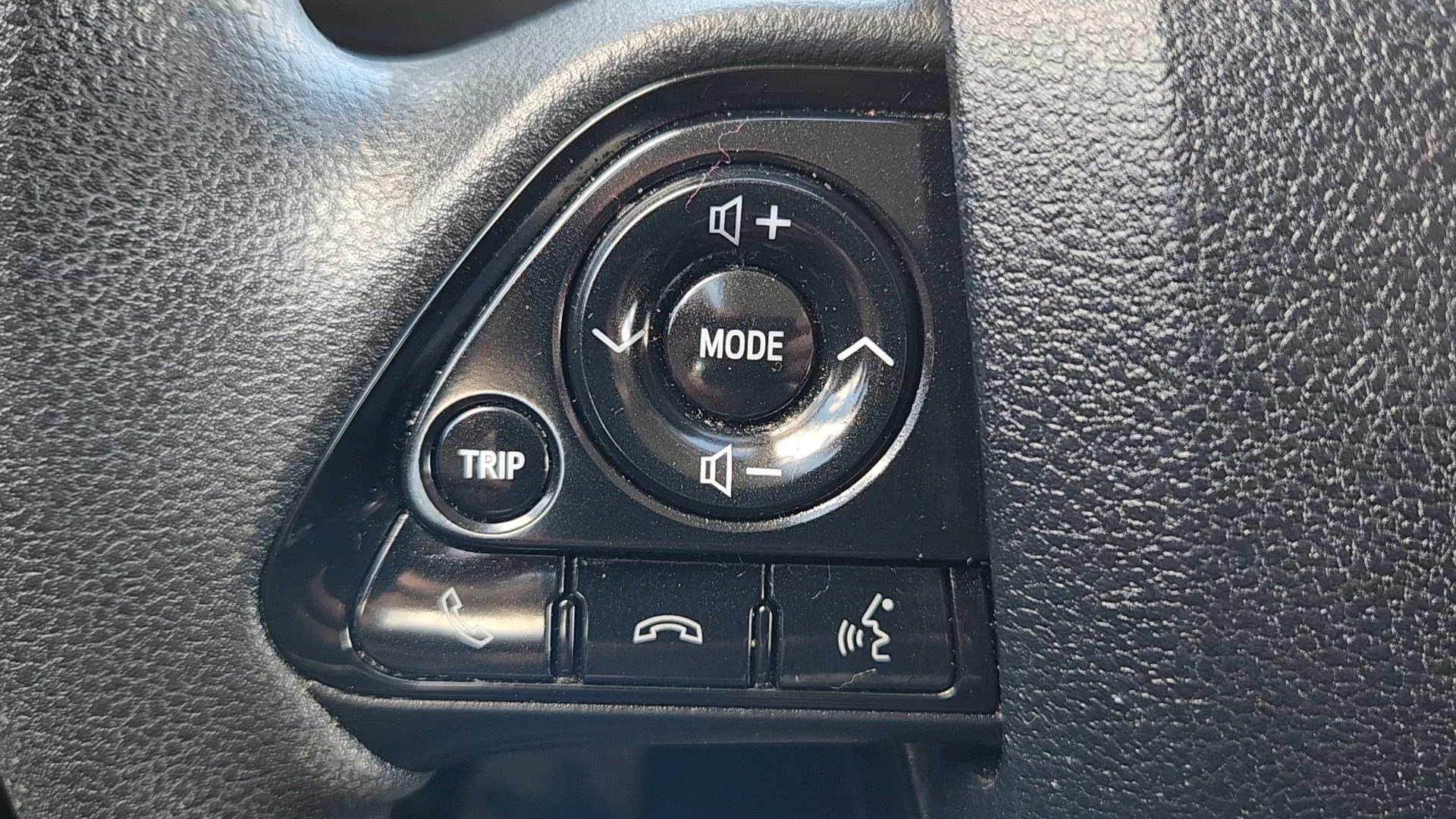 Used 2020 Toyota Prius LE AWD/4WD image 11