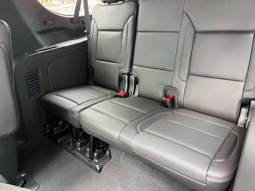 Used 2023 GMC Yukon XL Denali AWD/4WD image 17