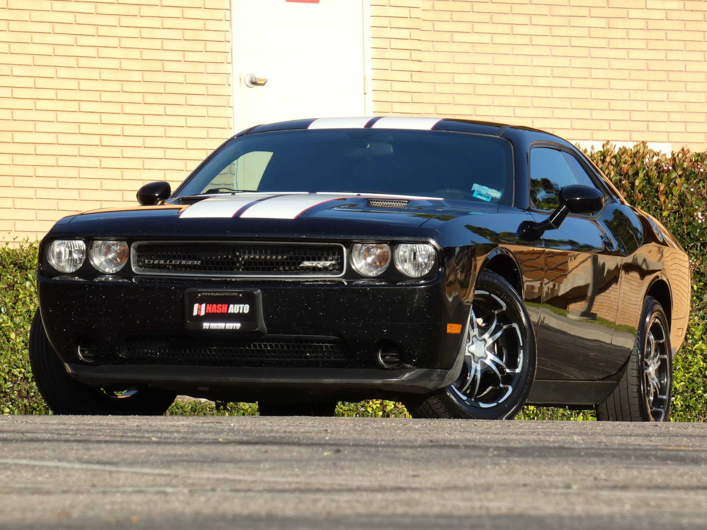 Used 2013 Dodge Challenger SXT image 2