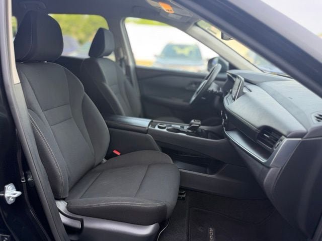 Used 2024 Nissan Rogue S AWD/4WD image 24