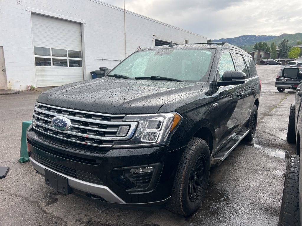 Used 2018 Ford Expedition XLT w/ Equipment Group 202A AWD/4WD image 5
