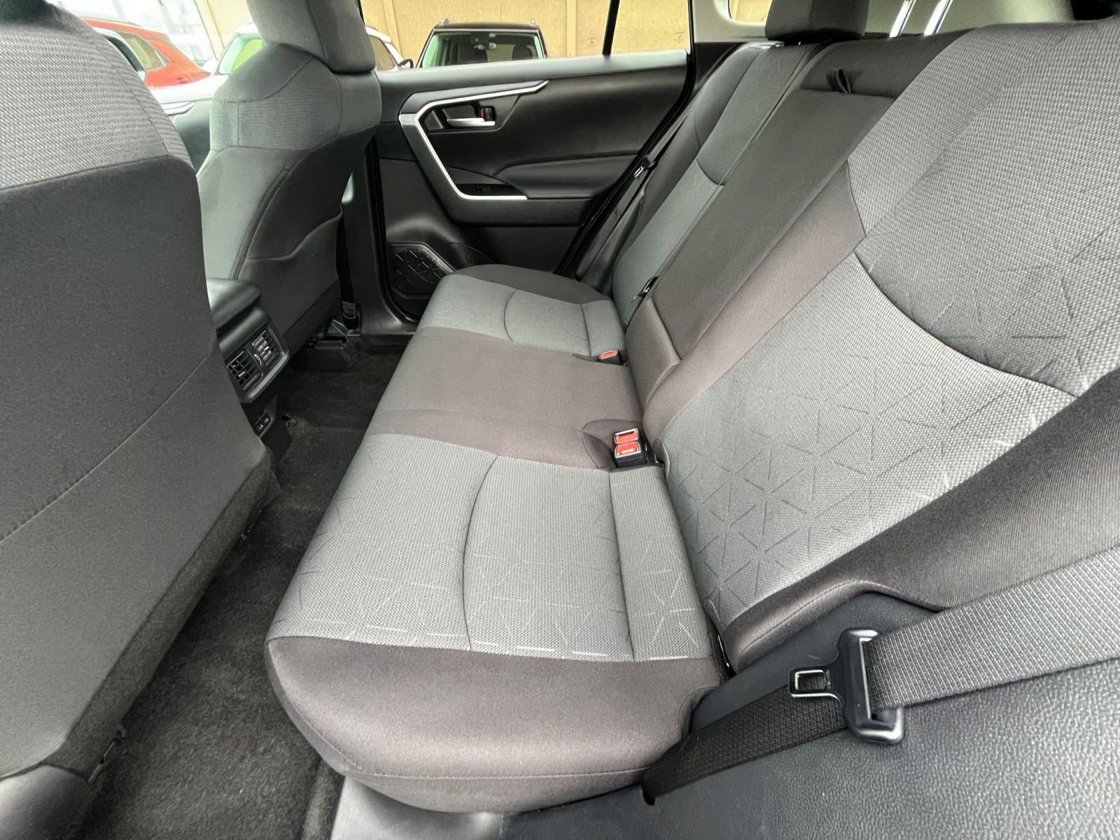 Used 2025 Toyota RAV4 XLE w/ Convenience Package image 27