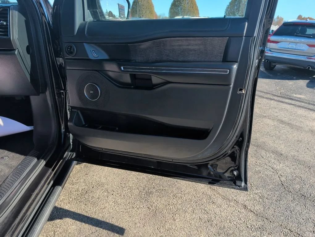 Used 2019 Ford Expedition Max Limited AWD/4WD image 16