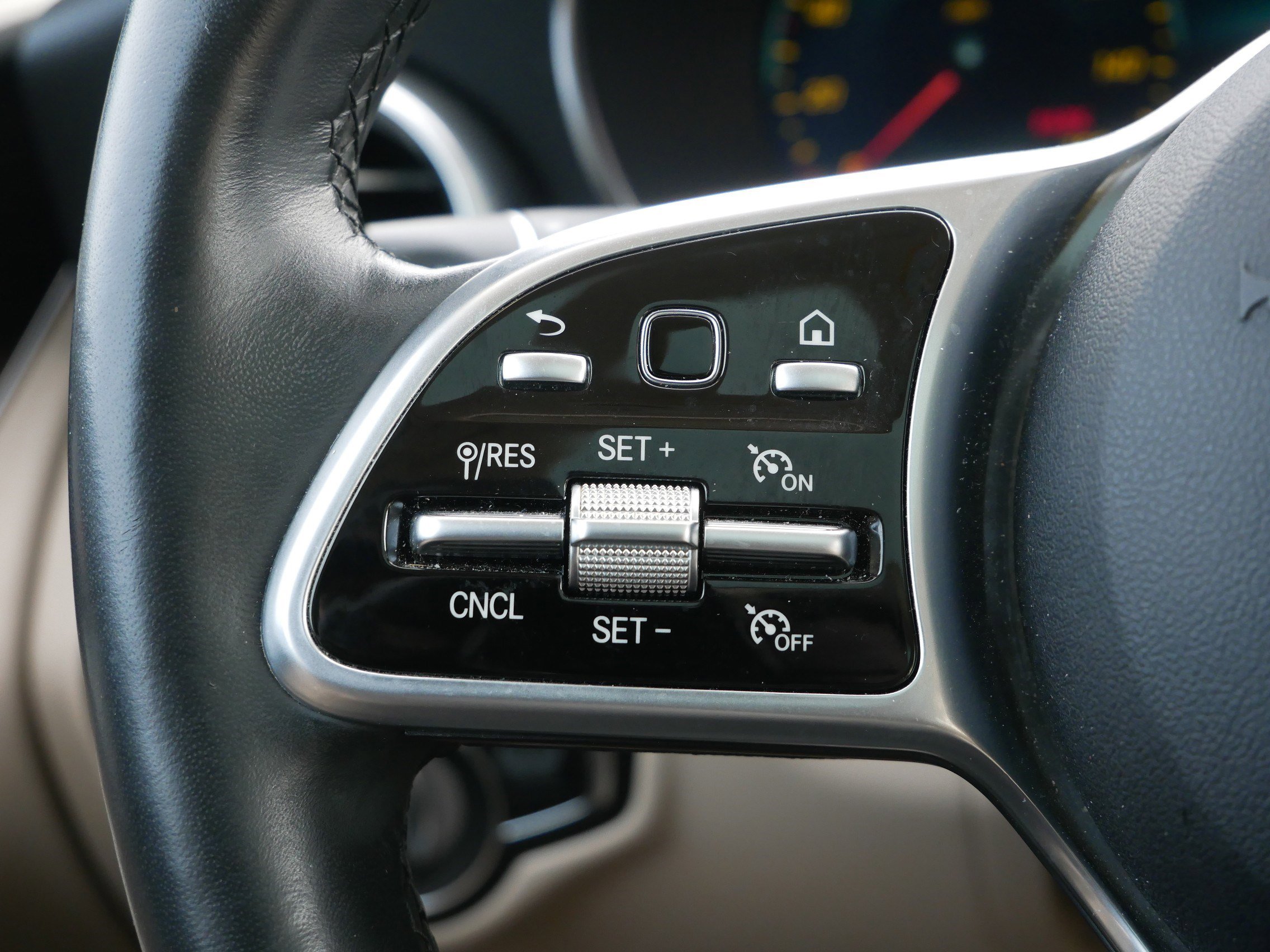 Used 2020 Mercedes-Benz GLC 300 4MATIC image 22