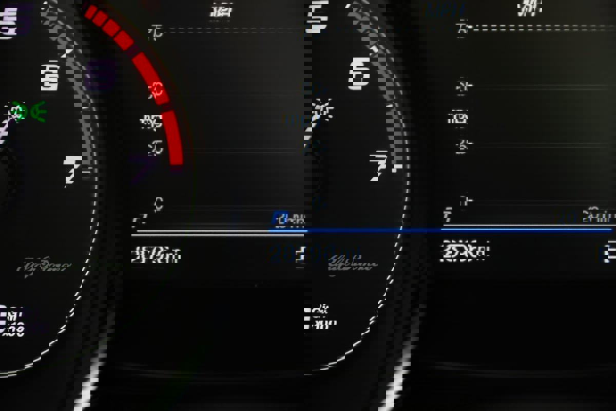 Used 2023 Alfa Romeo Stelvio Ti image 45