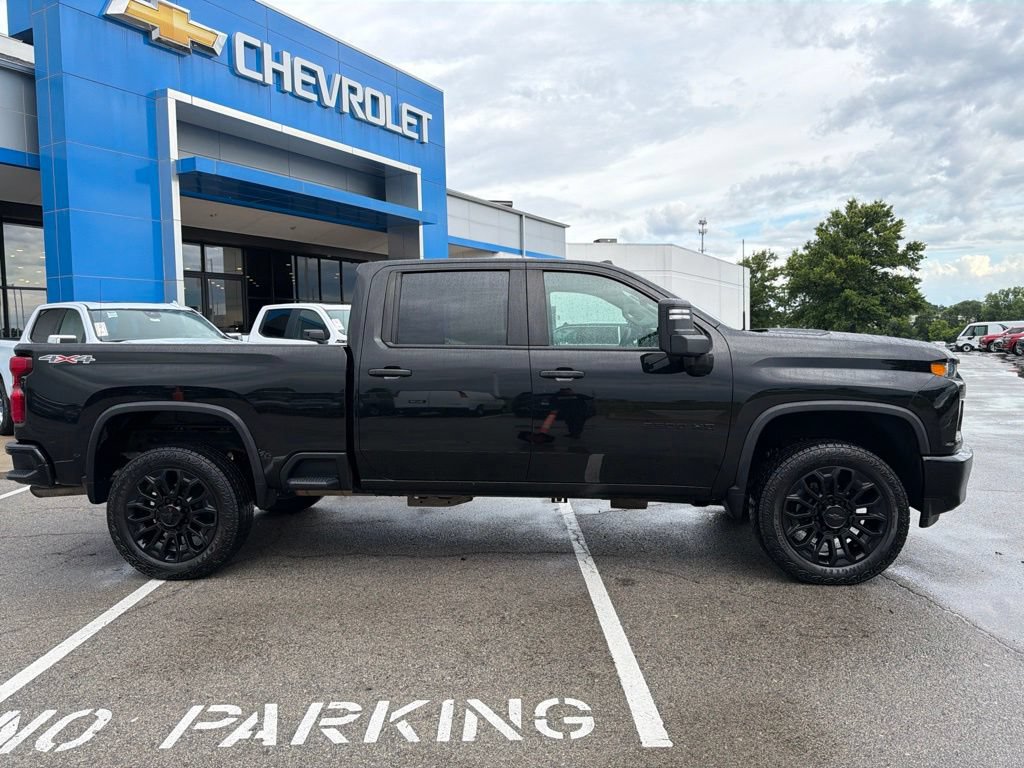 Used 2023 Chevrolet Silverado 2500 Custom w/ Custom Value Package AWD/4WD image 2