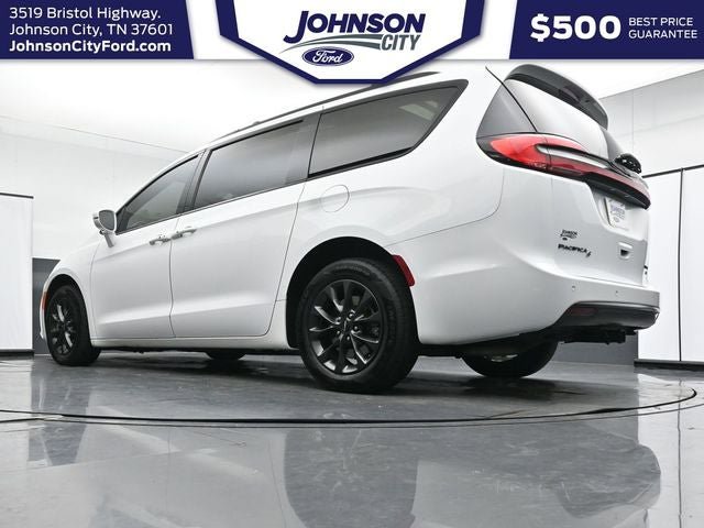 Used 2021 Chrysler Pacifica Limited w/ S Appearance Package AWD/4WD image 29