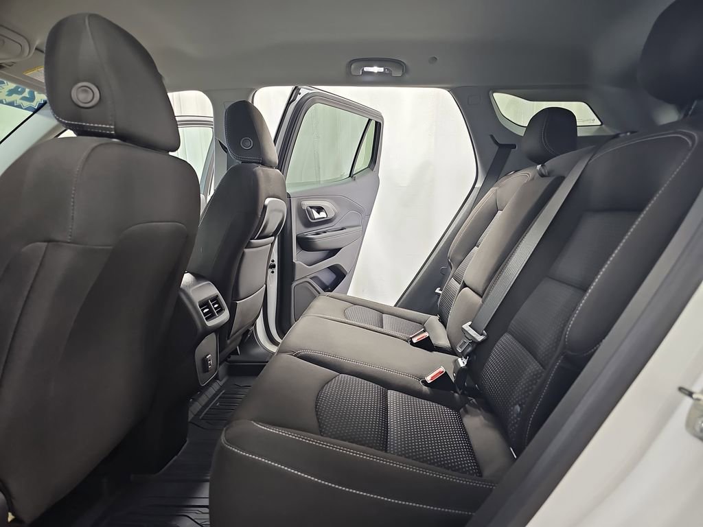 Certified 2024 GMC Terrain SLE w/ Driver Convenience Package FWD image 17