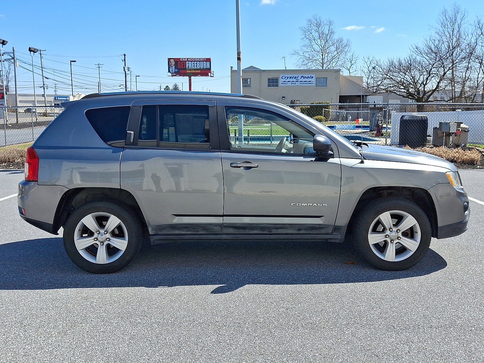 Used 2011 Jeep Compass 4WD video 4