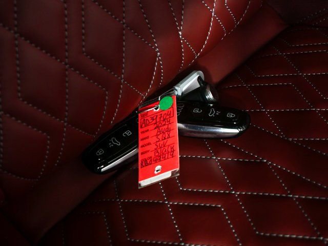 Used 2024 Audi SQ8 e-tron Premium Plus w/ Black Optic Package image 41