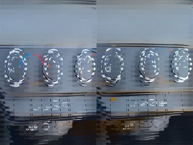 Used 2024 Hyundai Elantra SE image 14