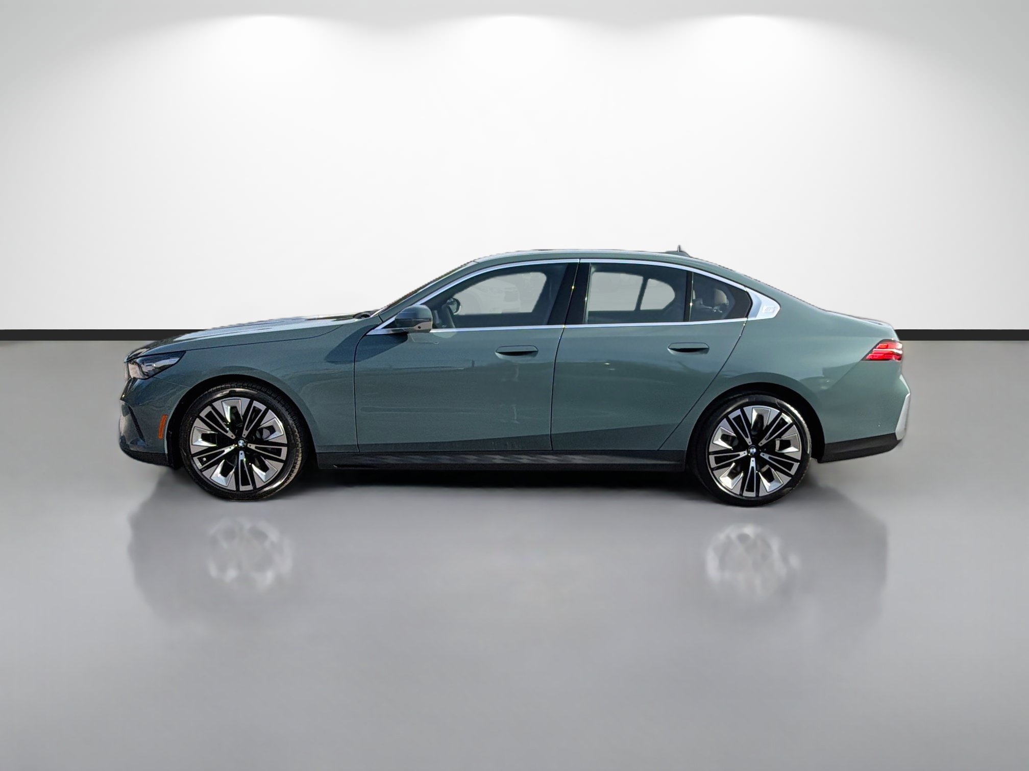 Used 2026 BMW 530i RWD image 6